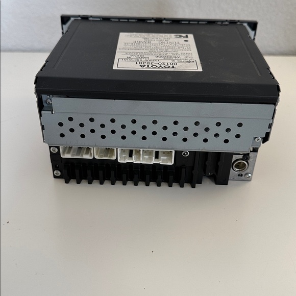 Toyota Factory Original 2007-2010  FJ Car Stereo MP3 6 Disk. CD 86120-36381 - Picture 5 of 6